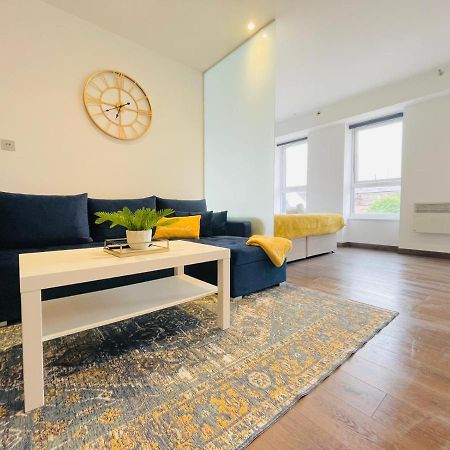Park Street Apartment Luton By Hostaguest Экстерьер фото