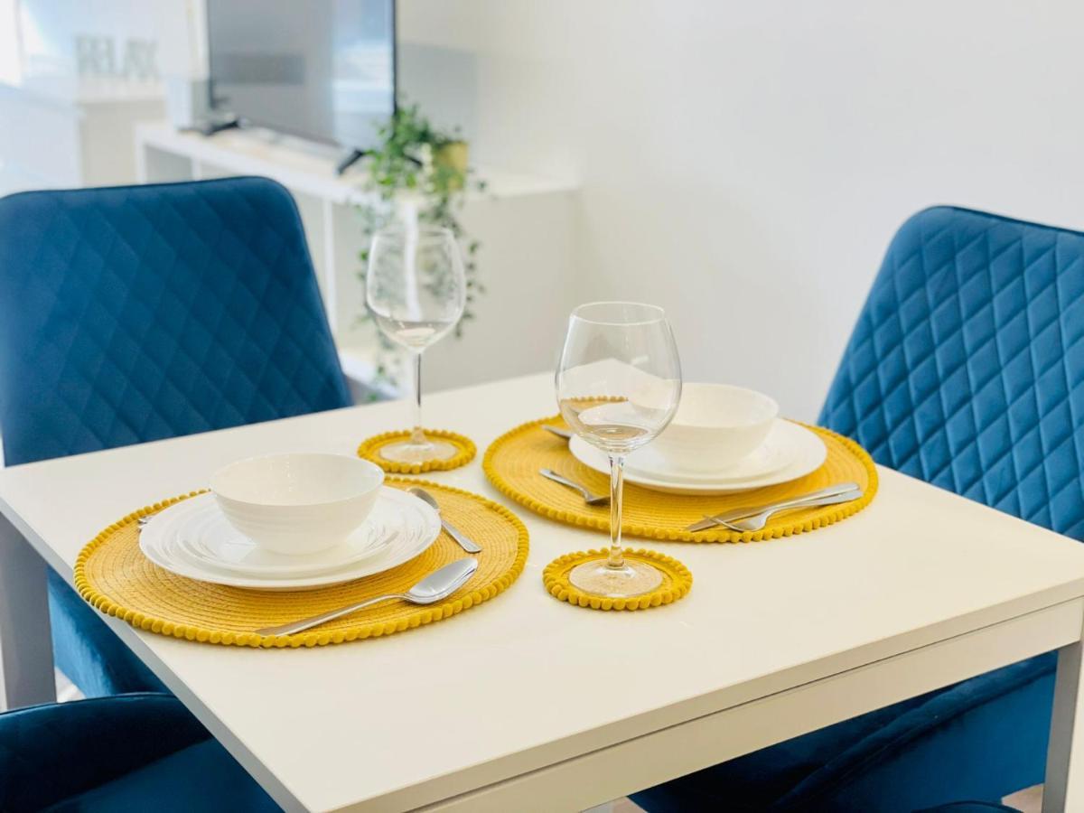 Park Street Apartment Luton By Hostaguest Экстерьер фото