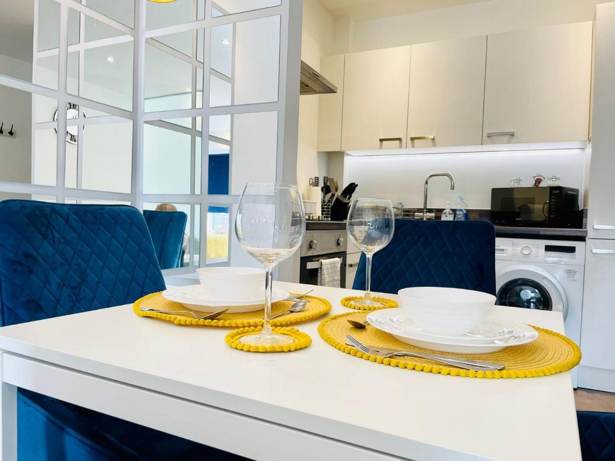 Park Street Apartment Luton By Hostaguest Экстерьер фото