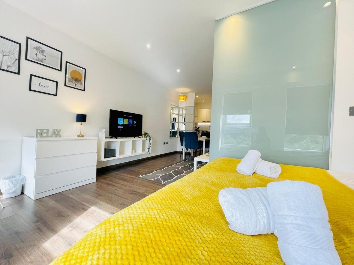Park Street Apartment Luton By Hostaguest Экстерьер фото