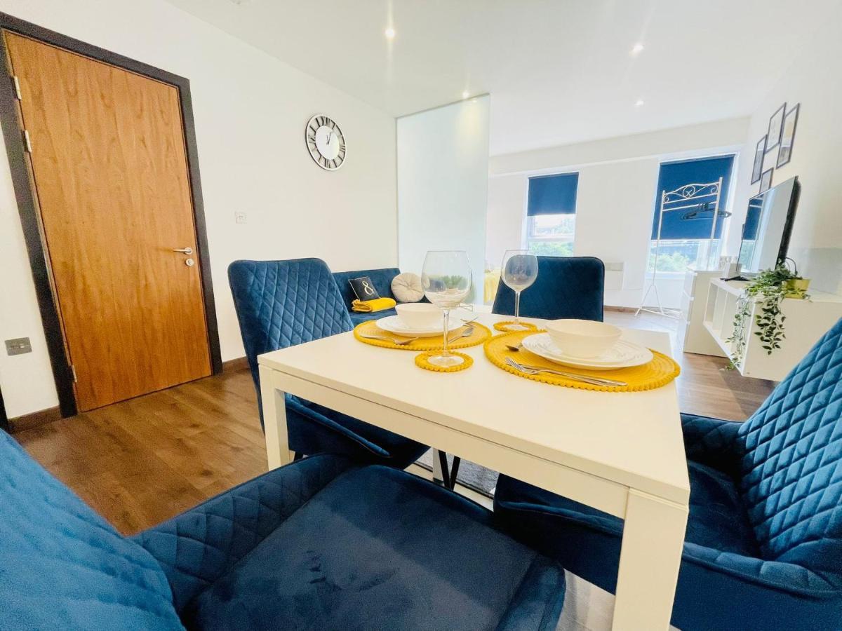 Park Street Apartment Luton By Hostaguest Экстерьер фото