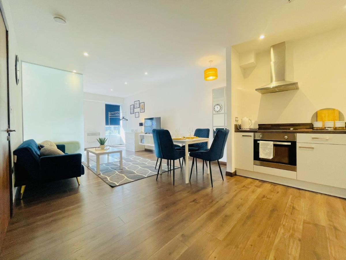 Park Street Apartment Luton By Hostaguest Экстерьер фото